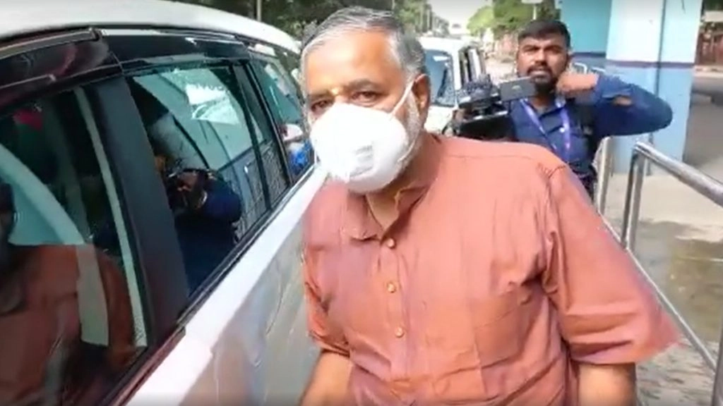 मुस्लिम छात्राओं ने पहना हिजाब, तो छात्रों ने भगवा स्कार्फ पहनकर दिया जवाब : कर्नाटक के शिक्षा मंत्री