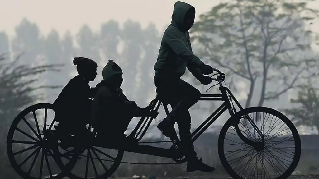 Weather Update: बारिश-बर्फबारी ने बढ़ाई ठंड, जानें अगले कुछ दिनों में कैसा रहेगा मौसम का मिजाज