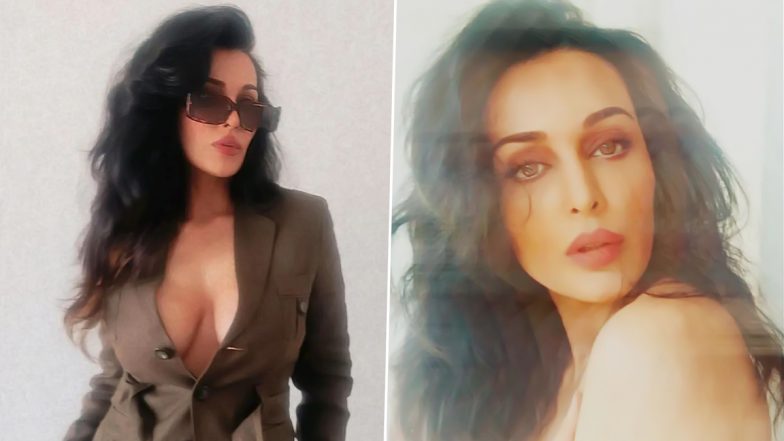 'गंदी बात' एक्ट्रेस Flora Saini की ये सेमी-न्यूड फोटोज उड़ा रही है फैंस के होश