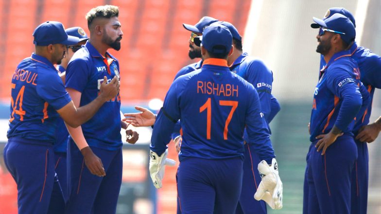 IND vs WI 1st ODI: युजवेंद्र चहर ने टीम इंडिया को दिलाई 5वीं सफलता, आधी टीम लौटी पैवेलियन