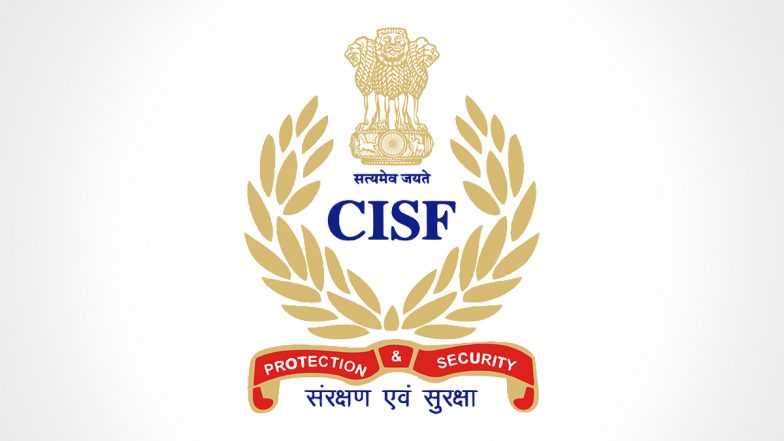 सीआईएसएफ ने समुद्र में डूबती नाव से 14 लोगों को बचाया
