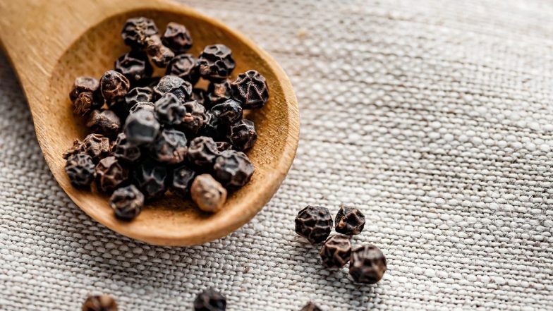 Black Pepper 2022: काली मि&zwj;र्च का चमत्कार! सेहत और स्वाद के साथ है इसमें दिव्य गुण भी!