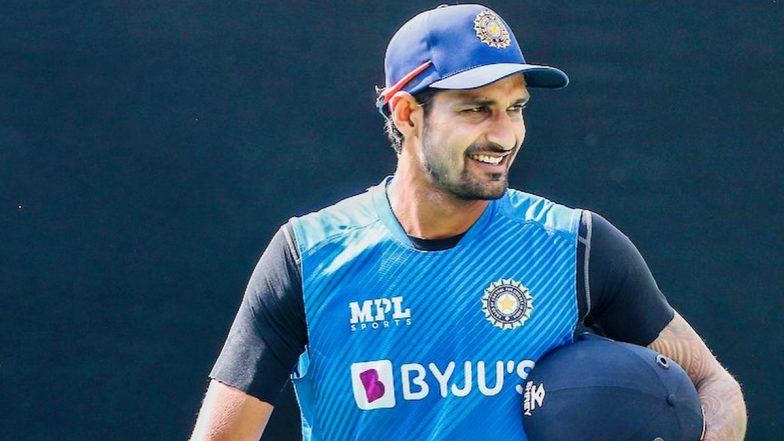 IPL 2022 Mega Auction Live Update: आईपीएल नीलामी शुरू, लखनऊ ने दीपक हुड्डा को 5.75 करोड़ में खरीदा