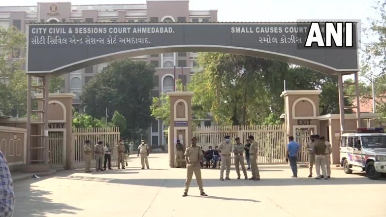 2008 Ahmedabad Serial Blast: कोर्ट ने 49 में से 38 दोषियों को दी सजा-ए-मौत, 11 को उम्रकैद- अहमदाबाद सीरियल ब्लास्ट में मारे गये थे 56 लोग