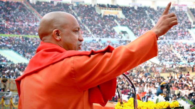 UP Election 2022: सीएम योगी का बड़ा हमला, कहा- जो लोग पहले अपनी जेब में तमंचा लेकर रामभक्तों पर गोली चलाते थे, अब वे भी बजरंग बली की गदा लेकर घूम रहे हैं