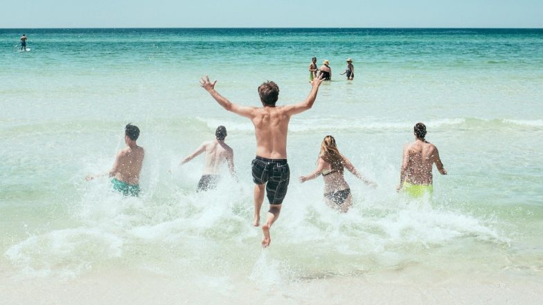 Free Vacation for Employees: कोरोना महामारी के दौरान काम करने का मिला तोहफा, कर्मचारियों को छुट्टी मनाने द्वीप पर भेज रही ये कंपनी