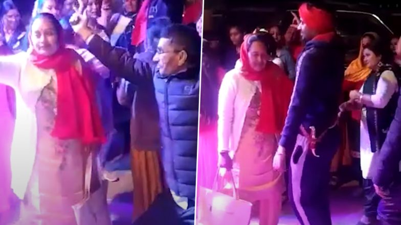 Rajasthan: बेटे की शादी से एक दिन पहले लोगों के साथ मां कर रही थी डांस, दिल का दौरा पड़ने से निधन