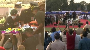 Lata Mangeshkar Funeral: लता मंगेशकर का पार्थिव शरीर अंतिम संस्कार के लिए मुंबई के शिवाजी पार्क पहुंचा