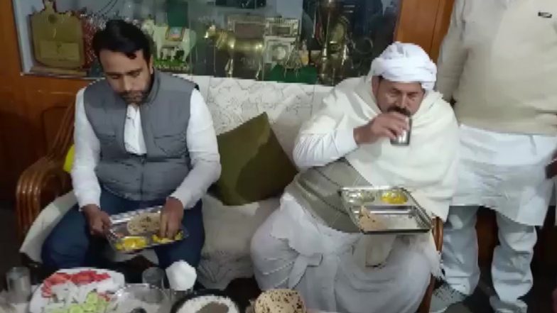 UP Elections 2022: RLD प्रमुख जयंत चौधरी ने BKU के राष्ट्रीय अध्यक्ष नरेश टिकैत से की मुलाकात, उनके साथ भोजन किया
