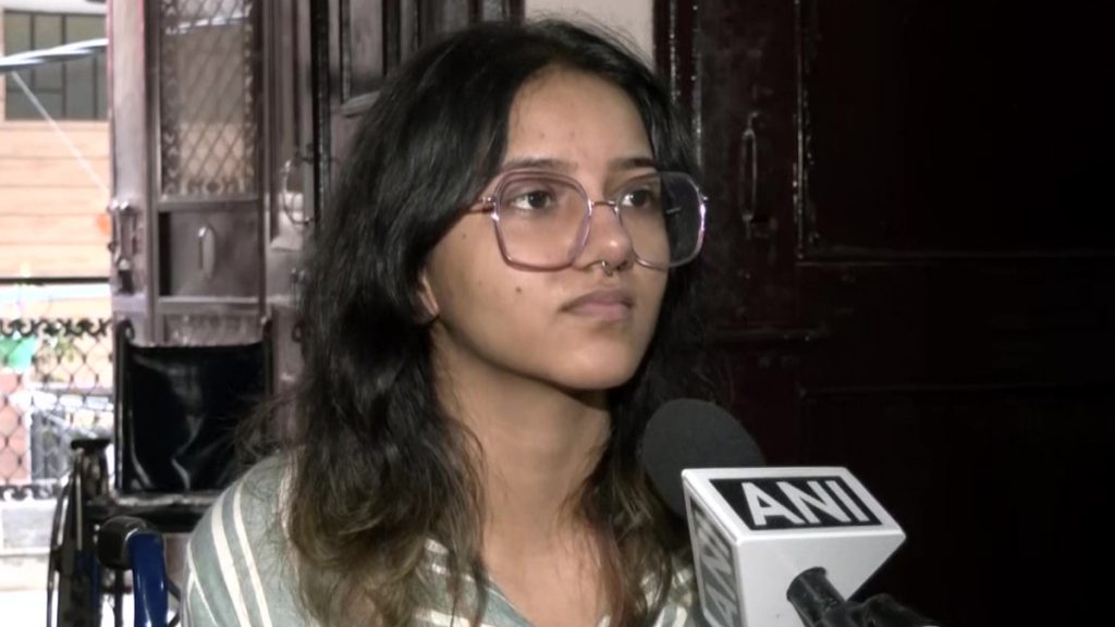 गुरुग्राम के जानेमाने रेस्टोरेंट में व्हीलचेयर पर आई महिला को एंट्री से रोका, विरोध शुरू 