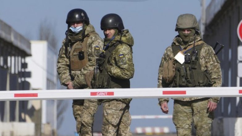 Russia-Ukraine War: यूक्रेन में स्थित भारतीय दूतावास ने फंसे हुए भारतीयों से मजबूत, सुरक्षित और सतर्क रहने की अपील की