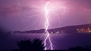 Lightning: अमेरिका में सबसे लंबी और खतरनाक बिजली गिरी, 768 KM लंबा था ये मेगा फ्लैश