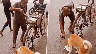 Viral Video: बुजुर्ग व्यक्ति का कुत्ते को खाना खिलाते हुए क्लिप वायरल, वीडियो देख लोग हुए इमोशनल