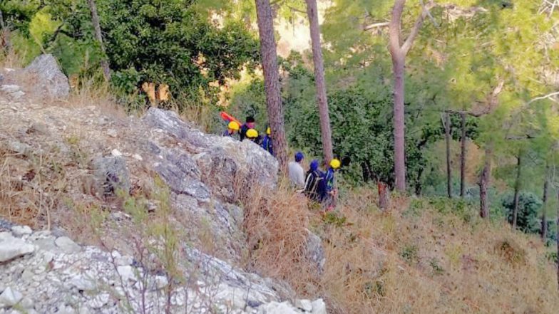 उत्तराखंड में भीषण हादसा, खाई में गिरा बारात से लौट रहा वाहन, 11 लोगों की मौत
