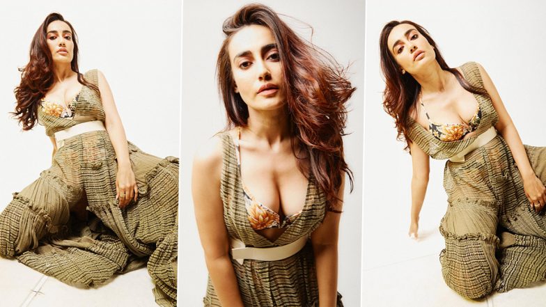 Surbhi Jyoti Bold Photo: 'नागिन' एक्ट्रेस सुरभि ज्योति का बेहद बोल्ड स्टाइल देखकर चौंके फैंस, देखें तस्वीरें