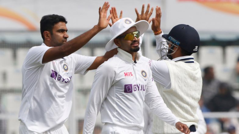 IND vs SL 1st Test Day 3: श्रीलंका की पारी लड़खड़ाई, धनंजय डी सिल्वा 30 रन बनाकर आउट