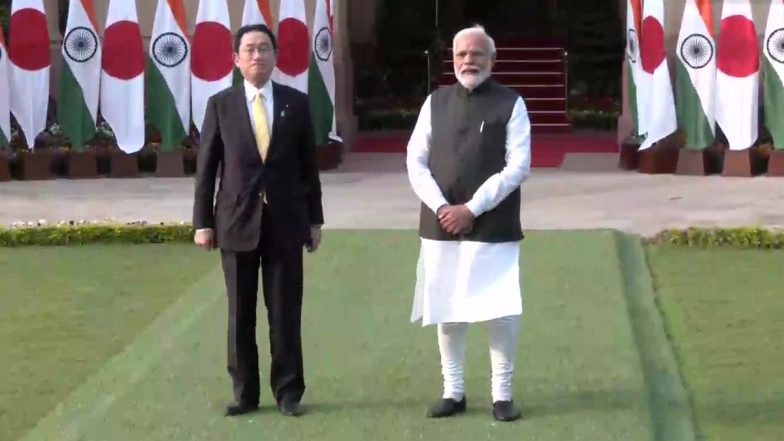 भारत-जापान के रिश्ते को नई उड़ान देने के लिए प्रधानमंत्री फुमियो किशिदा पहुंचे हैदराबाद हाउस, पीएम मोदी ने ऐसे किया स्वागत (VIDEO)