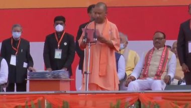 Yogi Oath Ceremony: बुलडोजर बाबा योगी आदित्यनाथ ने ली लखनऊ में शपथ, तो पंचूर में जमकर हुआ जश्न
