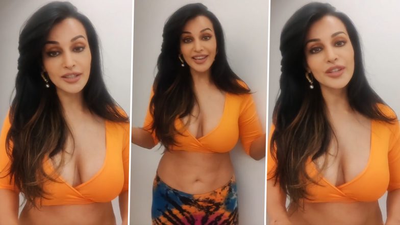 Flora Saini Bold Video: फ्लोरा सैनी ने बोल्ड वीडियो से ढाया कहर, हॉटनेस देखकर मचल गया फैंस का दिल