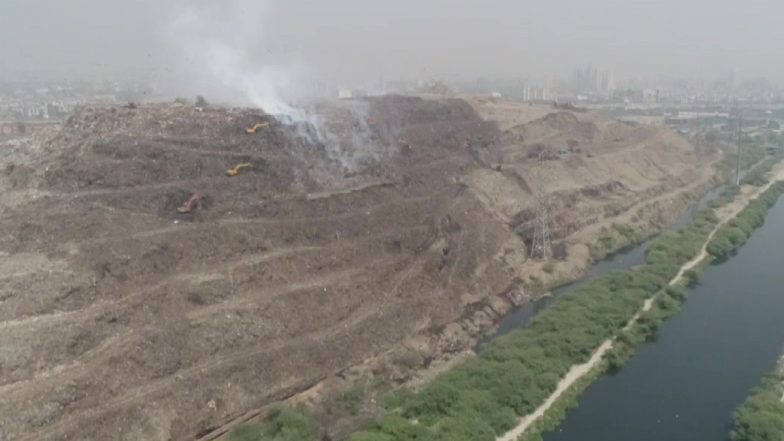 Delhi: गाजीपुर लैंडफिल मामले पर दिल्ली सरकार सख्त, MCD पर 50 लाख का जुर्माना लगाने का निर्देश