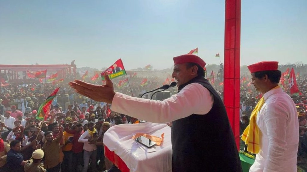 अपने जन्मदिन पर छात्रों को लैपटॉप देंगे सपा अध्यक्ष अखिलेश यादव