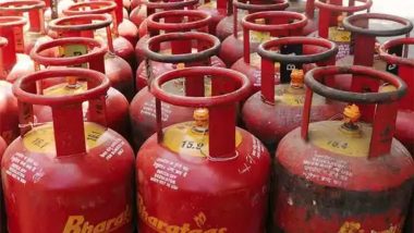 LPG Cylinder Price: महीने के पहले ही दिन महंगाई का झटका, कमर्शियल गैस सिलेंडर का दाम 102.50 रुपये बढ़ा