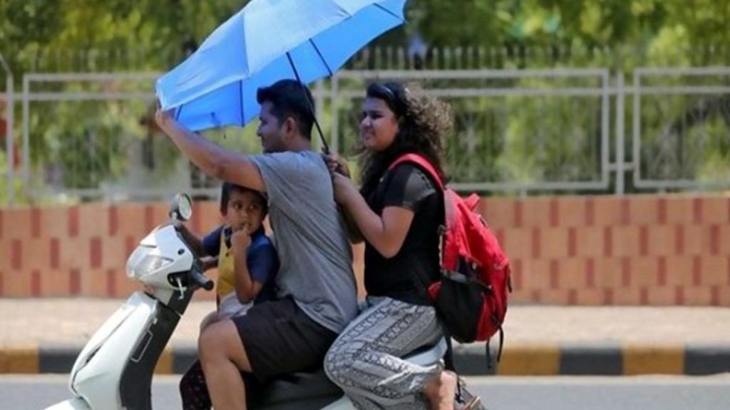 Weather Update: दिल्ली समेत उत्तर भारत में अभी जारी रहेगा गर्मी का प्रकोप