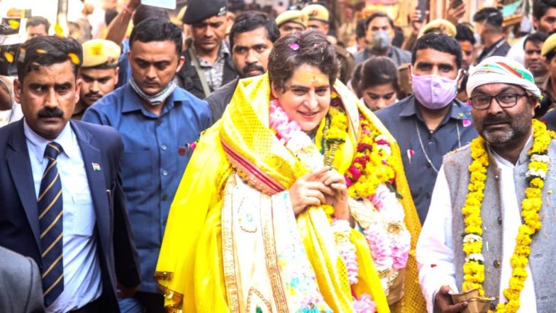 UP Assembly Elections 2022: क्या बीजेपी को उन्ही के पिच पर घेरने का प्लान बना रहीं हैं प्रियंका गांधी, अखिलेश यादव को मिल सकता है फायदा