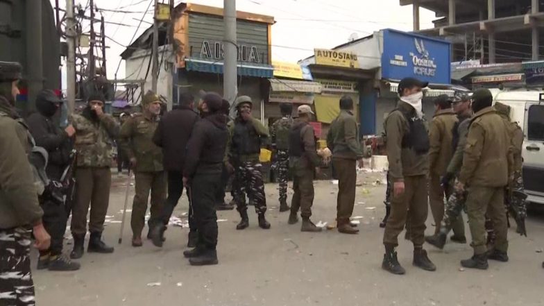 Jammu and Kashmir: श्रीनगर में सुरक्षाबलों पर ग्रेनेड अटैक, आतंकी हमले में एक की मौत; 24 घायल