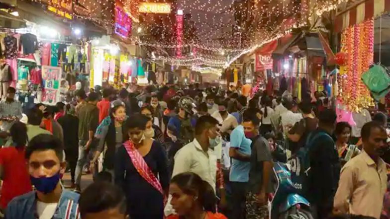 COVID-19: त्योहारों के सीजन में कोरोना के मामले बढ़ने की आशंका, स्वास्थ्य मंत्री ने चेताया