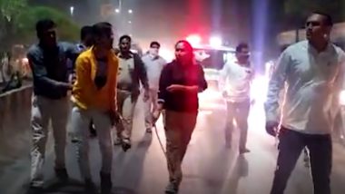 Maharashtra: लातूर में दिखा महिला पुलिसकर्मी का रौद्र रूप, लेडी सिंघम ने पुलिस थाने तक निकाली आरोपी की बारात (Watch Video)