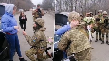 Russia Ukraine War: यूक्रेन के सैनिक ने चेकपॉइंट पर प्रेमिका को किया प्रपोज, इमोशनल वीडियो हुआ वायरल