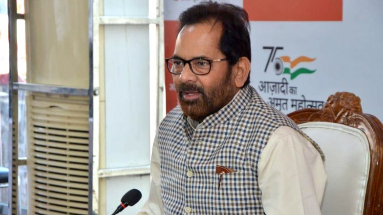 केंद्रीय मंत्री मुख्तार अब्बास नकवी ने राहुल गांधी पर साधा निशाना, कहा- कांग्रेस का वजूद 'वेंटिलेटर' पर