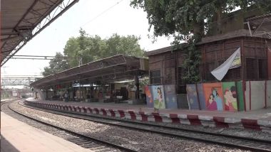 UP: स्टेशन परिसर में बना मंदिर-मजार, रेलवे ने हटाने के लिए भेजा नोटिस तो सामूहिक आत्महत्या की मिली धमकी, जानें पूरा मामला