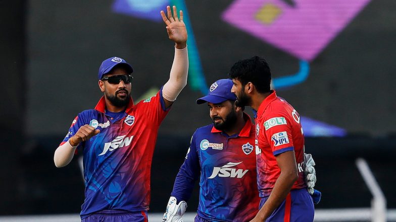 IPL 2022, DC vs RCB: आरसीबी की आधी पारी लौटी पवेलियन, ग्लेन मैक्सवेल 55 रन बनाकर हुए आउट