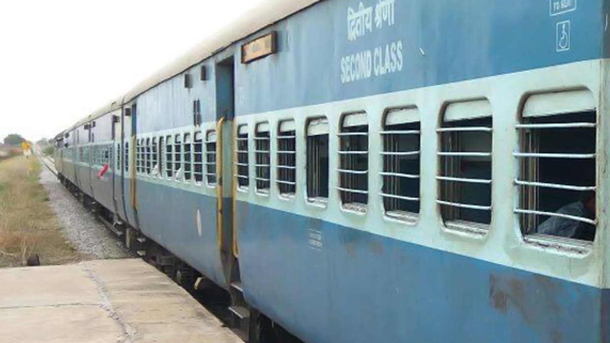 Shocking! पत्नी के शव के साथ युवक ने ट्रेन में किया 500 KM का सफर, यात्रियों को नही लगने दी भनक, जानें कैसे हुई मौत