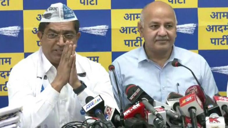 बेंगलुरु के पूर्व पुलिस कमिश्नर भास्कर राव दिल्ली में डिप्टी CM मनीष सिसोदिया के मौजूदगी में 'आप' में हुए शामिल