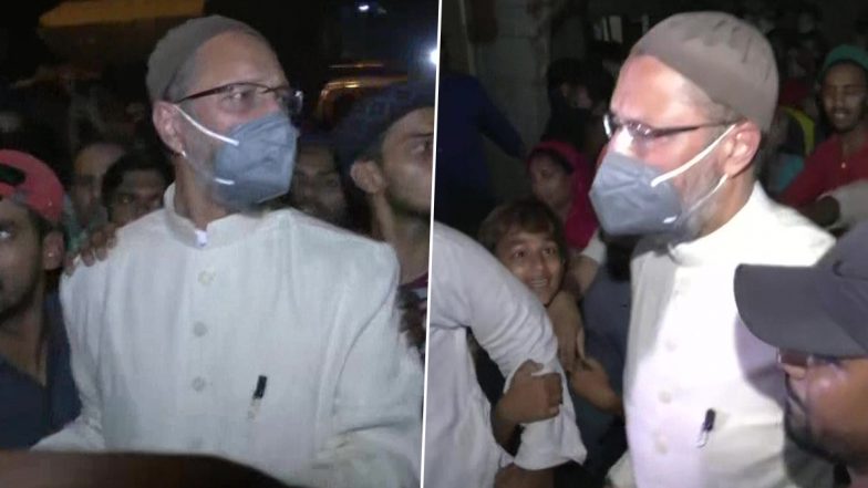 Jahangirpuri Violence: 'बुलडोजर' एक्शन के बाद जहांगीरपुरी पहुंचे असदुद्दीन ओवैसी, कहा- केजरीवाल ने अपने घर पर हमला हुआ तो आसमान सर पर उठाया था