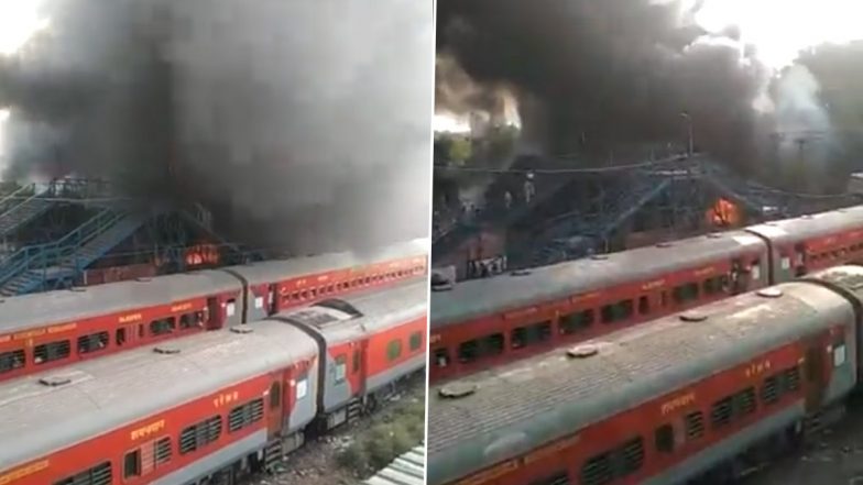 Delhi Fire at Railway Godown: प्रताप नगर मेट्रो स्टेशन पास रेलवे गोदाम में लगी भीषण आग, दमकल की 14 गाड़ियों की मदद से पाया गया काबू- Watch Video