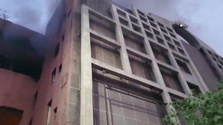 Delhi: उपहार सिनेमा हॉल में लगी आग, याद आई 1997 की घटना, तब 59 लोगों की हुई थी मौत