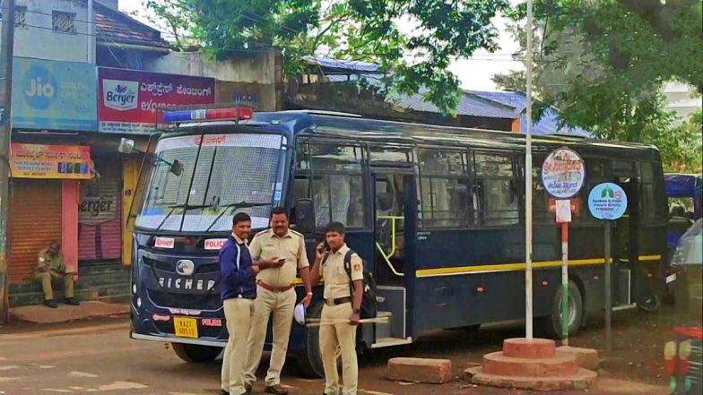 Hubli Violence: हुबली में स्थिति तनावपूर्ण, पुलिस ने 100 से ज्यादा लोगों को हिरासत में लिया