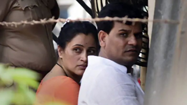 नवनीत राणा ने मुंबई पुलिस पर लगाये गंभीर आरोप, स्पीकर ओम बिड़ला को बताया- नीची जाति का कहकर पीने के लिए पानी नहीं दिया, बाथरूम जाने से रोका