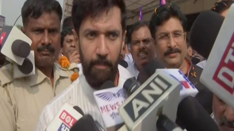 दिल्ली में बंगला खाली कर पटना पहुंचे चिराग पासवान, कहा- मुझे इसकी लालच नहीं