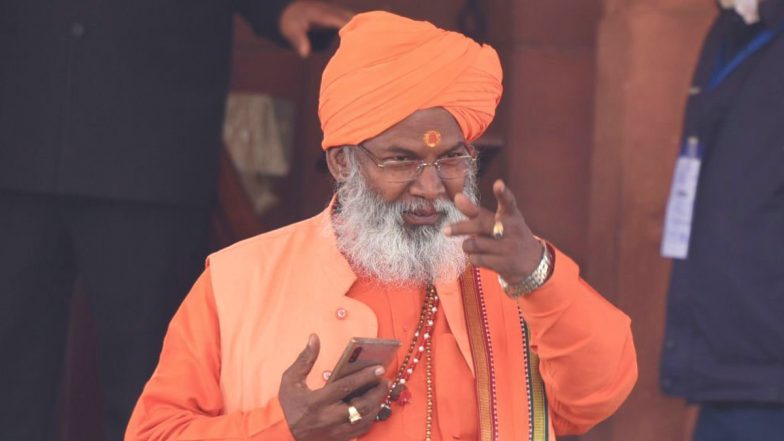 UP: साक्षी महाराज का विवादित पोस्ट, 'पुलिस बचाने नहीं आएगी, घर में रखें तीर कमान'