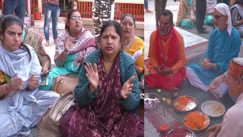 Navreh 2022: कश्मीर में 32 साल बाद लौटी नवरेह की रौनक, कश्मीरी पंडितों ने भजन गाकर मनाया अपना नया साल