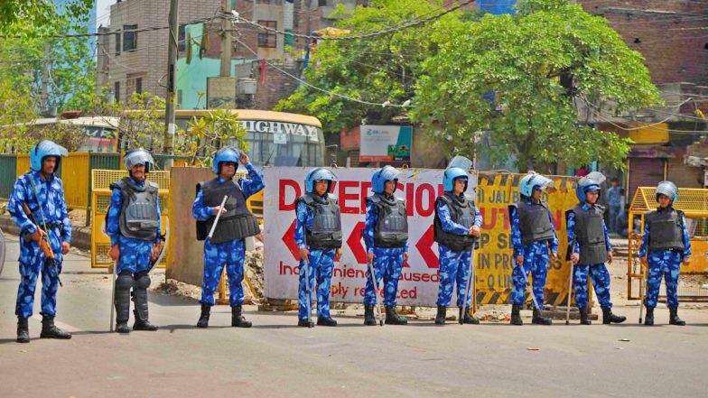 Jahangirpuri Violence: इलाके में भारी सुरक्षा बल तैनात, स्थिति अभी भी तनावपूर्ण