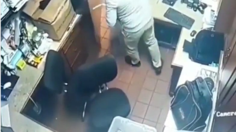 Viral Video: लड़की की मदद करने के बाद शख्स के साथ हुआ कुछ ऐसा...वीडियो देख हो जाएंगे लोट पोट