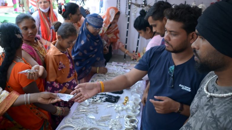 National Tribal Festival: जनजातियों की समृद्ध संस्कृति और व्यंजनों के मुरीद हुए लोग, कलाकृतियों ने मोहा सबका मन