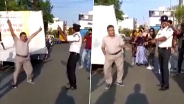 Viral Video: शख्स और ट्रैफिक सिपाही ने 'जानू मेरी जान' गाने पर किया जबरदस्त डांस, वीडियो देख बन जाएगा दिन