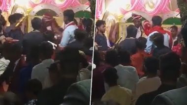 Bride Slaps Groom: जयमाला समारोह के दौरान दुल्हन ने दूल्हे को दो बार मारा थप्पड़, उसके बाद जो हुआ...देखें वीडियो